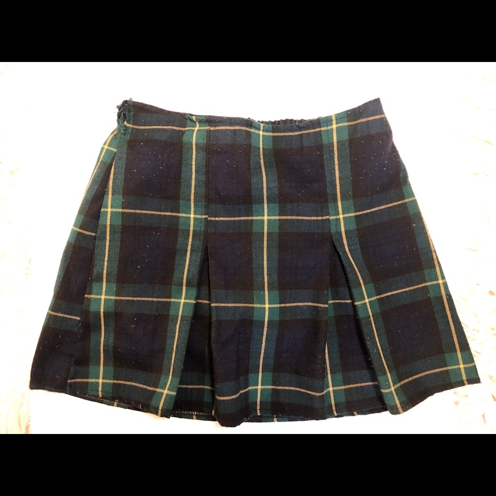 Brandy Melville plaid pleaded skirt